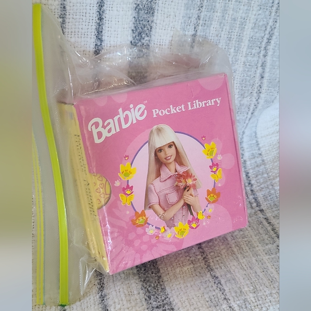 Vintage Barbie Pocket Library Set 1998